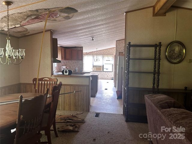 731 Pigeon Roost Road, Green Mountain, NC 28740