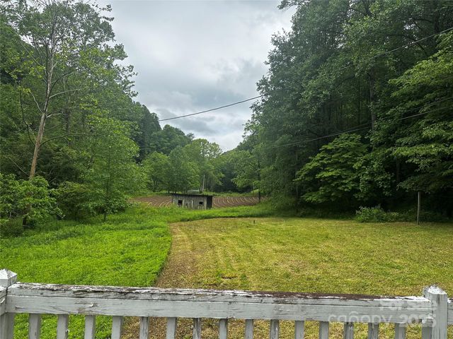 731 Pigeon Roost Road, Green Mountain, NC 28740