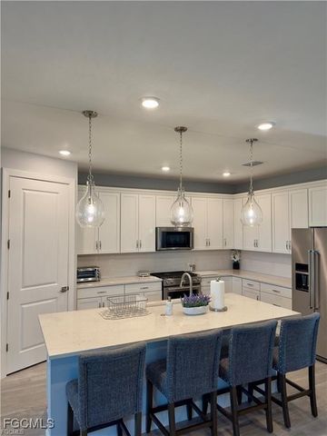 20285 Napa LOOP, Estero, FL 33928