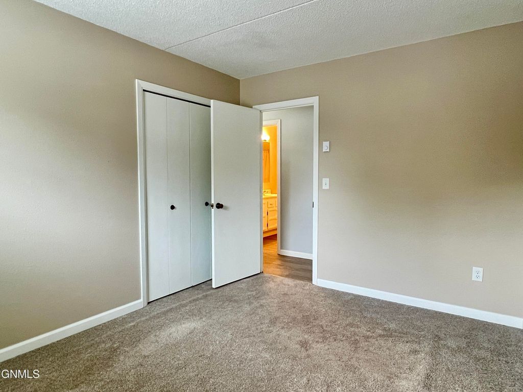 314 4th Street NE, Valley City, ND 58072 photo 11