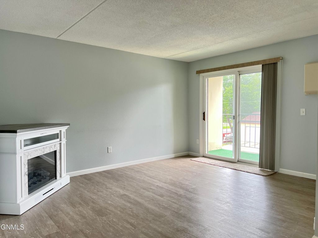 314 4th Street NE, Valley City, ND 58072 photo 7