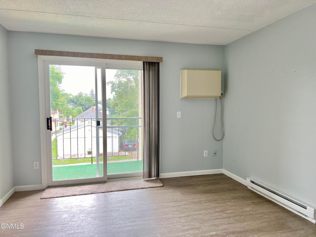 314 4th Street NE, Valley City, ND 58072 photo 8