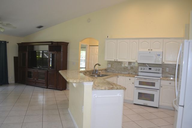 1104 Raintree Lane, Wellington, FL 33414