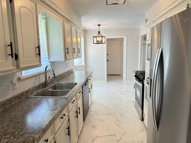 5823 Marview Lane, Dallas, TX 75227