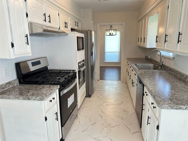 5823 Marview Lane, Dallas, TX 75227
