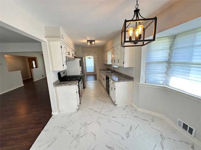 5823 Marview Lane, Dallas, TX 75227