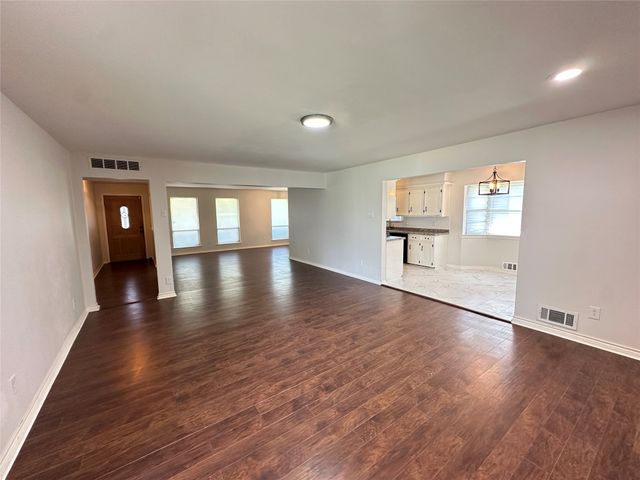 5823 Marview Lane, Dallas, TX 75227