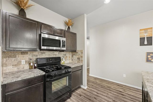 9209 NW 71st Street, Yukon, OK 73099