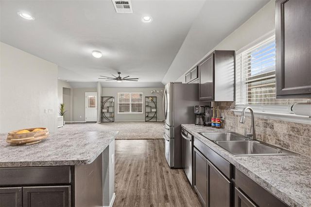 9209 NW 71st Street, Yukon, OK 73099