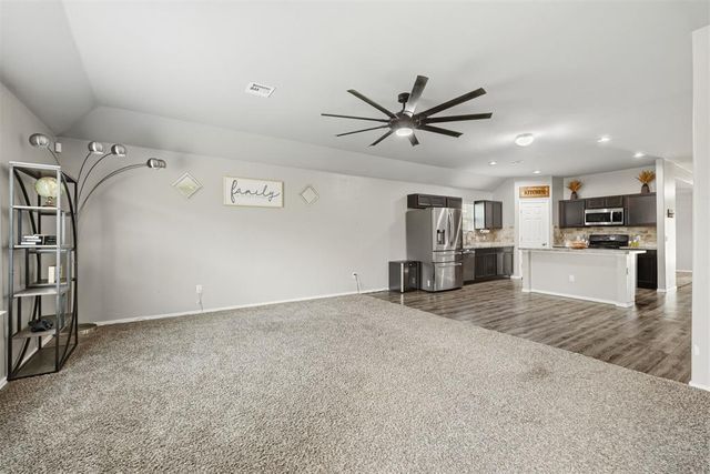9209 NW 71st Street, Yukon, OK 73099