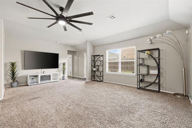 9209 NW 71st Street, Yukon, OK 73099