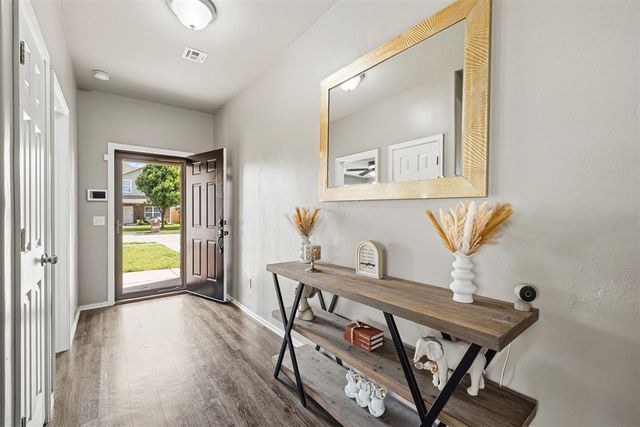 9209 NW 71st Street, Yukon, OK 73099