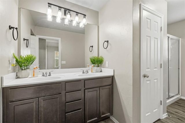 9209 NW 71st Street, Yukon, OK 73099