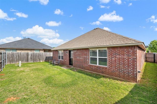 9209 NW 71st Street, Yukon, OK 73099
