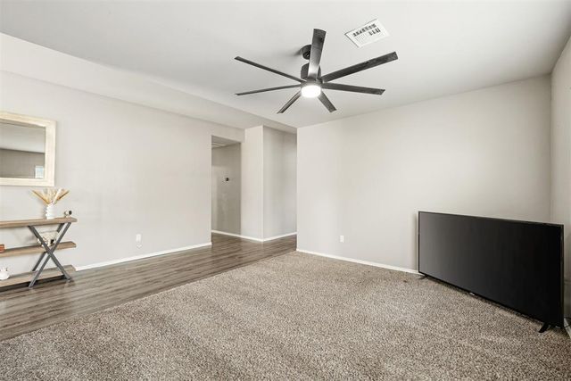 9209 NW 71st Street, Yukon, OK 73099