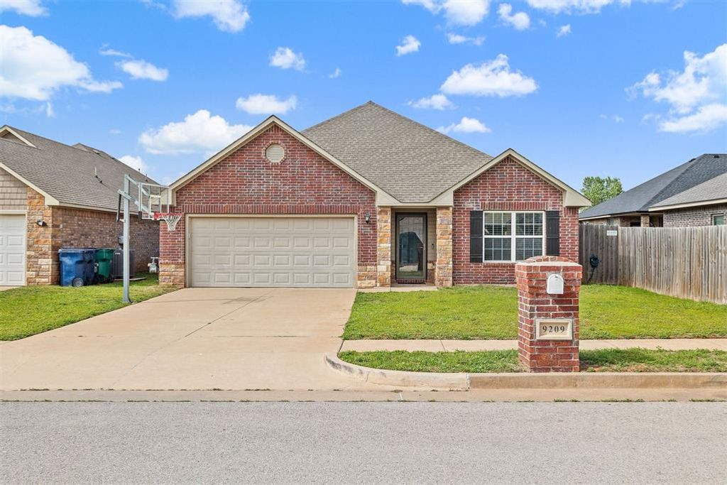 9209 NW 71st Street, Yukon, OK 73099
