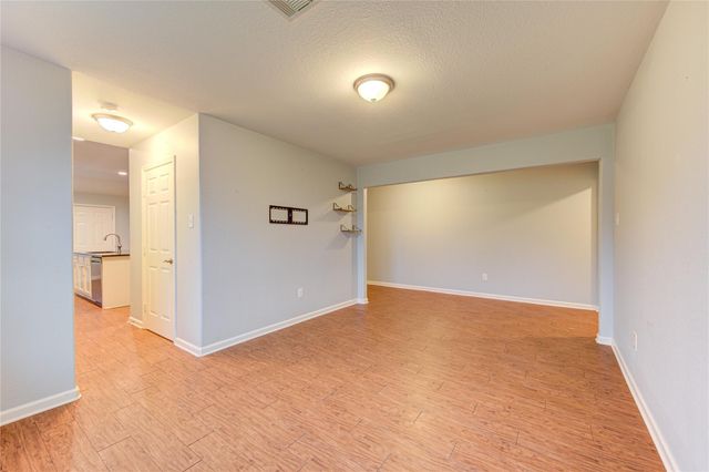 503 W Linney Street, Dayton, TX 77535