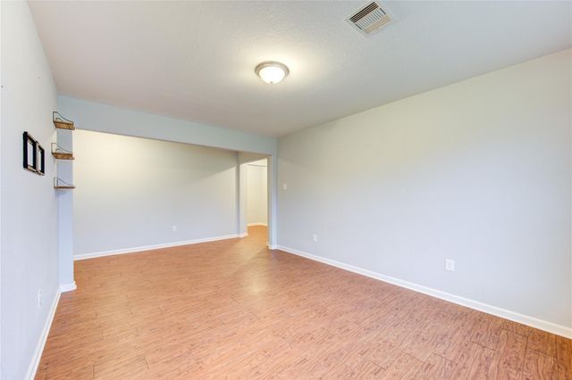 503 W Linney Street, Dayton, TX 77535