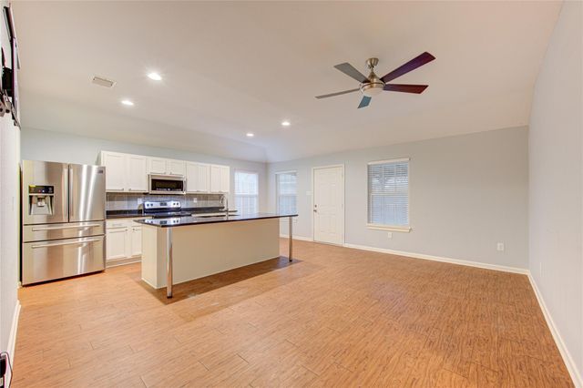 503 W Linney Street, Dayton, TX 77535