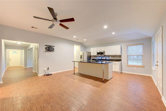 503 W Linney Street, Dayton, TX 77535