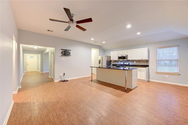 503 W Linney Street, Dayton, TX 77535