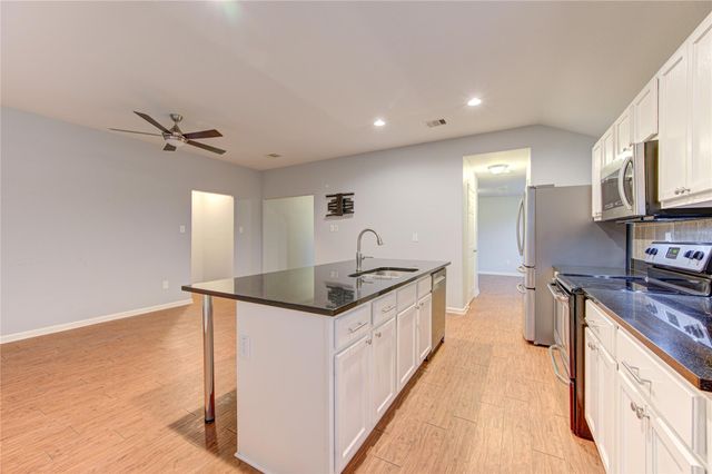 503 W Linney Street, Dayton, TX 77535