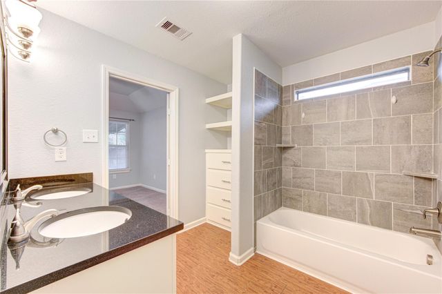 503 W Linney Street, Dayton, TX 77535