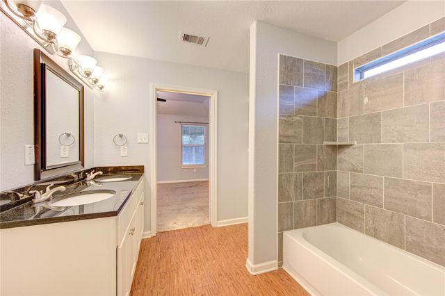 503 W Linney Street, Dayton, TX 77535