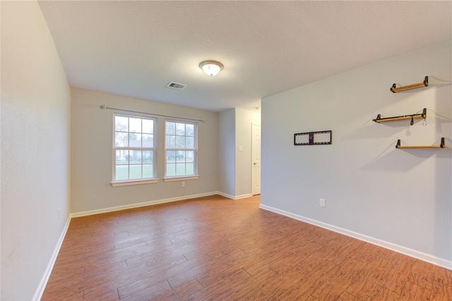 503 W Linney Street, Dayton, TX 77535