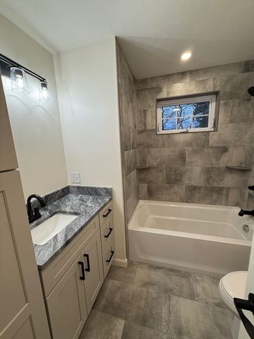 38 Colonial Rd., Webster, MA 01570