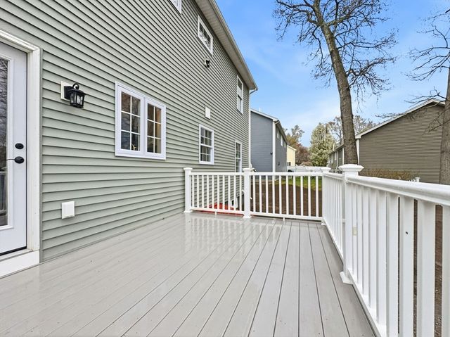 38 Colonial, Webster, MA 01570