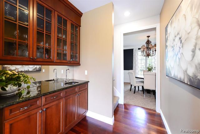 51341 Park Place Drive, Novi, MI 48167