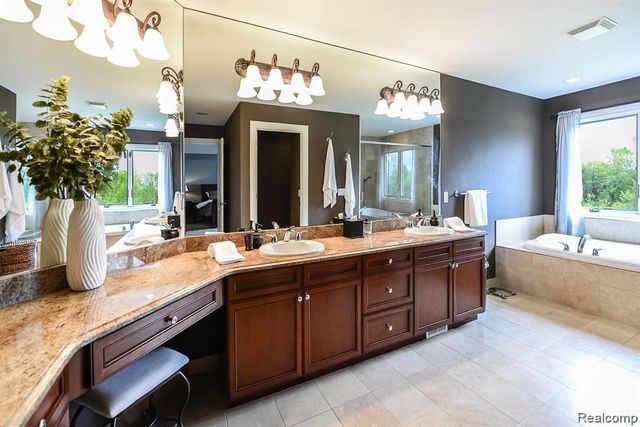 51341 Park Place Drive, Novi, MI 48167