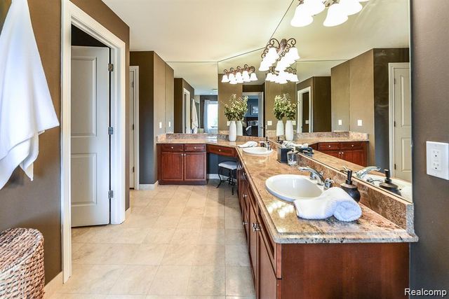 51341 Park Place Drive, Novi, MI 48167