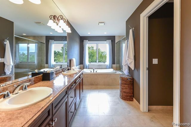 51341 Park Place Drive, Novi, MI 48167