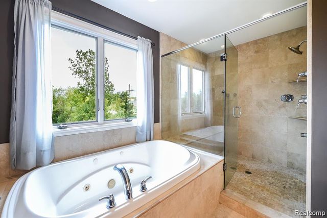 51341 Park Place Drive, Novi, MI 48167