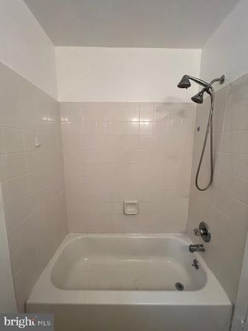 842-B PUTNAM BLVD, Wallingford, PA 19086