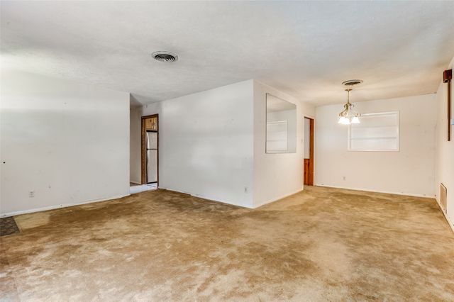 1542 W 5th Street, Irving, TX 75060