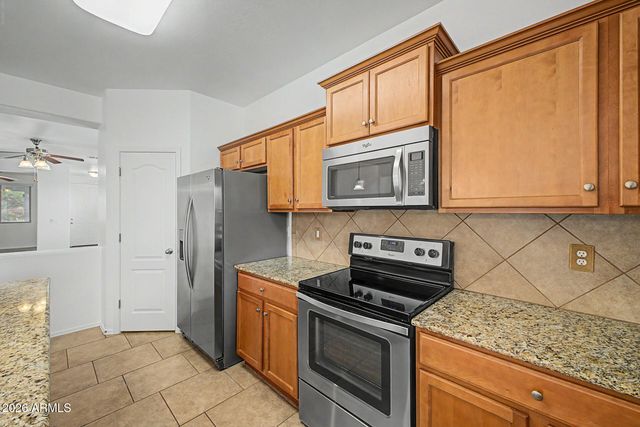 7029 W DESERT Lane, Laveen, AZ 85339