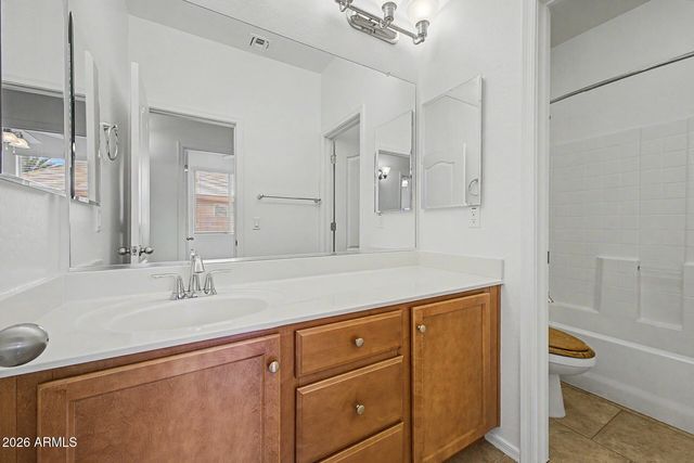 7029 W DESERT Lane, Laveen, AZ 85339