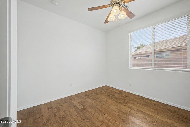 7029 W DESERT Lane, Laveen, AZ 85339