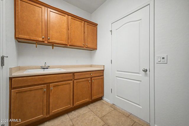 7029 W DESERT Lane, Laveen, AZ 85339