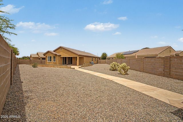 7029 W DESERT Lane, Laveen, AZ 85339