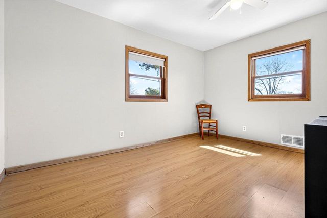 712 CHESTNUT STREET, Neenah, WI 54956