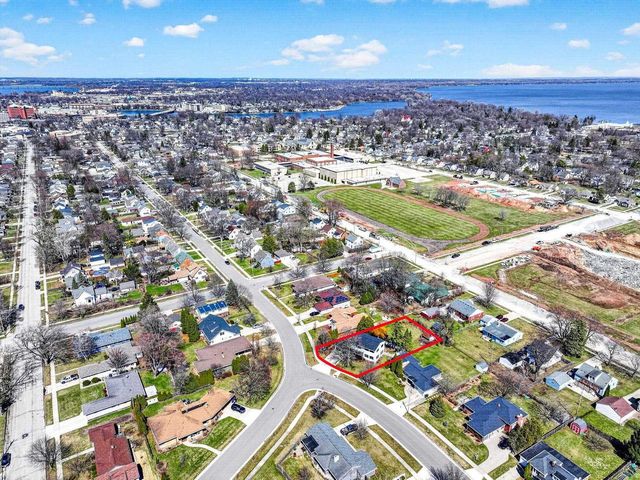 712 CHESTNUT STREET, Neenah, WI 54956