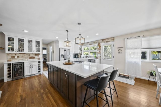 305 Woodsview Drive, Canal Winchester, OH 43110