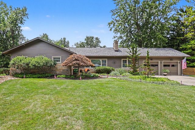 305 Woodsview Drive, Canal Winchester, OH 43110