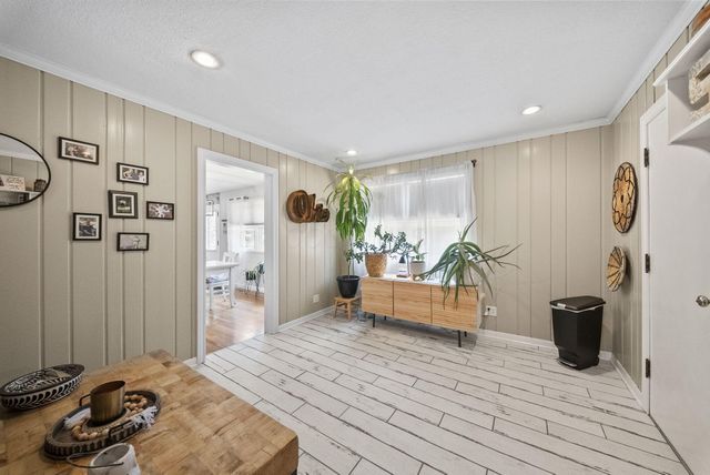 305 Woodsview Drive, Canal Winchester, OH 43110