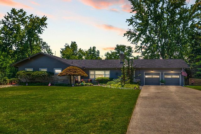 305 Woodsview Drive, Canal Winchester, OH 43110