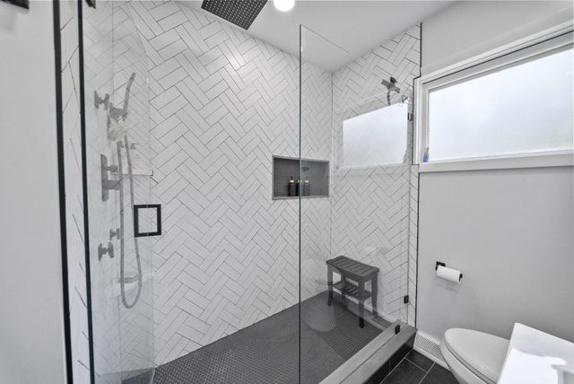 305 Woodsview Drive, Canal Winchester, OH 43110